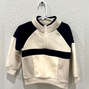Old Navy Boys Black and Cream Pullover Top